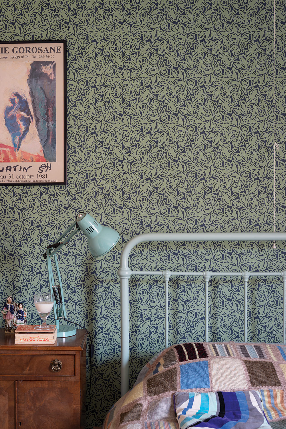 Обои Farrow & Ball Latest & Greatest Feuille BP 4907 фото в интерьере